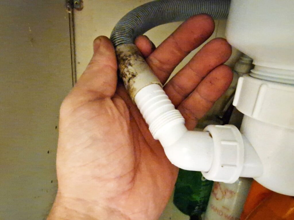 Connecting washing machine drain hose