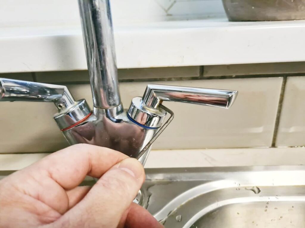 How to Fix a Dripping Tap 4 Easy Ways in 2022 Housewarm