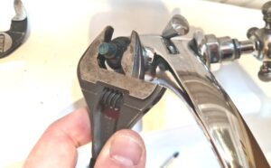 change a tap cartridge