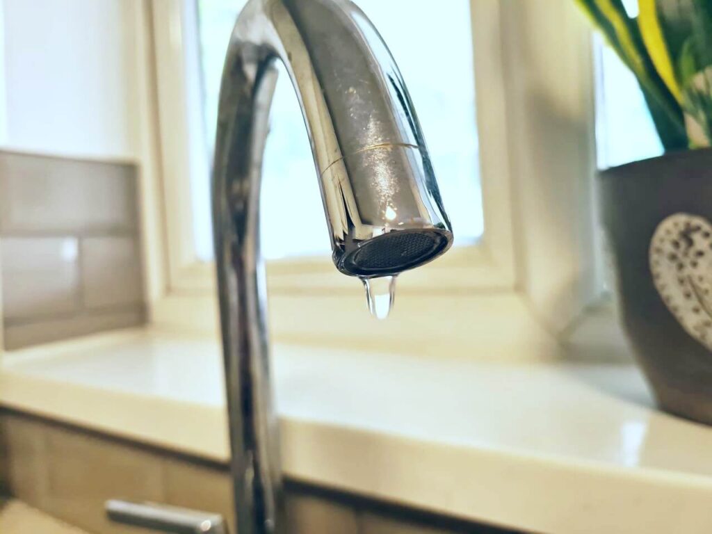 how to fix a dripping tap