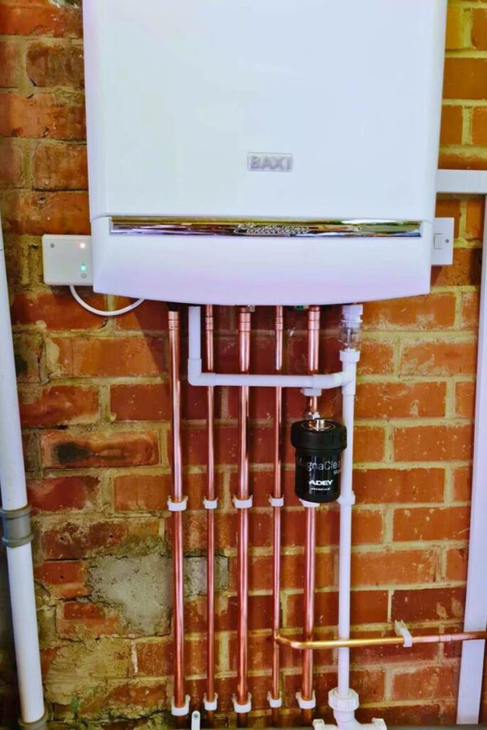 Combi boiler with copper pipes