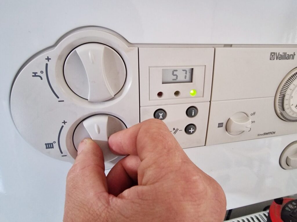 how to set the flow temperature on a combi boiler