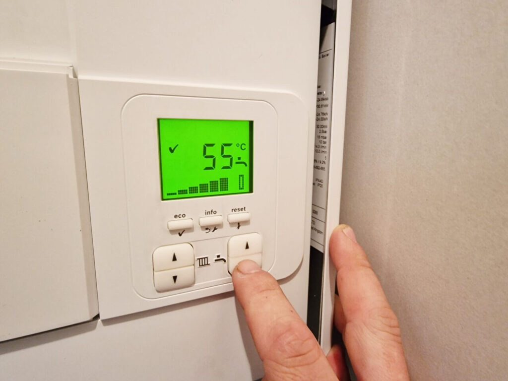 temperature hot water should be set at on a combi boiler