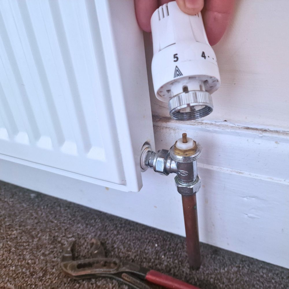 Thermostat removed on radiator valve