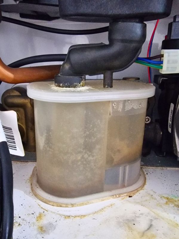 Dirty blocked condensate trap