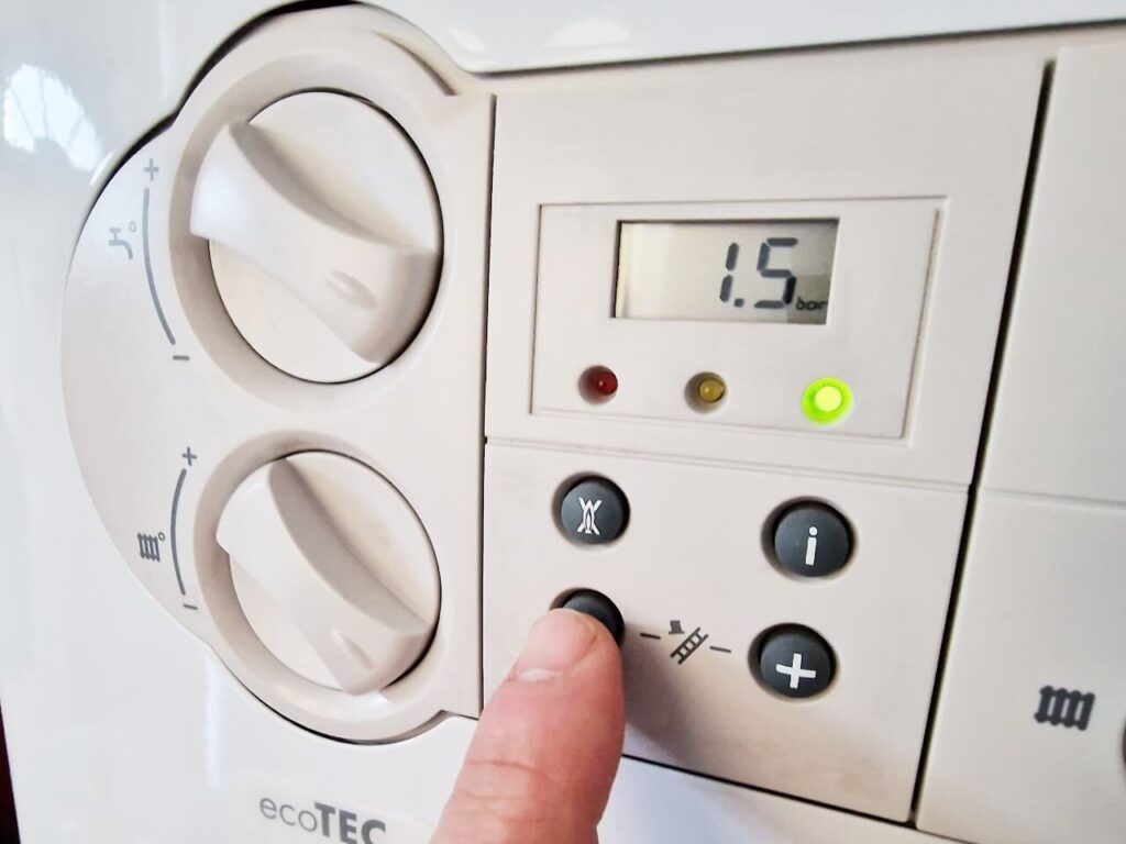 How to check pressure on a Vaillant boiler
