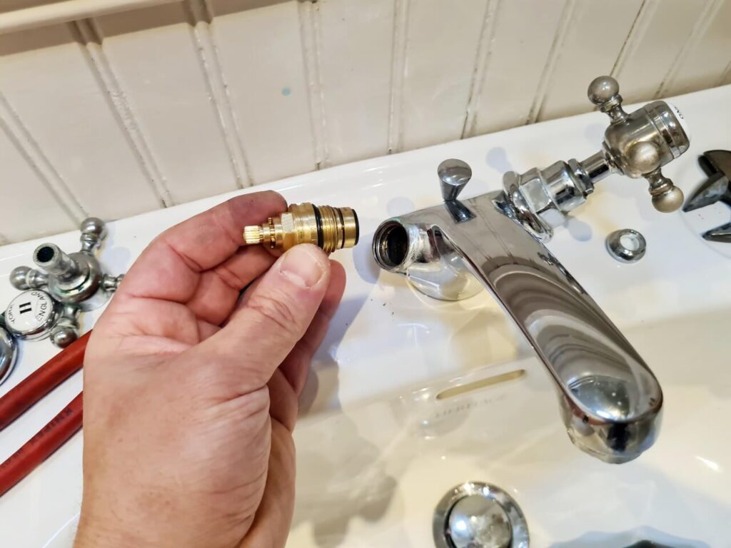 Mixer tap cartridge replacement