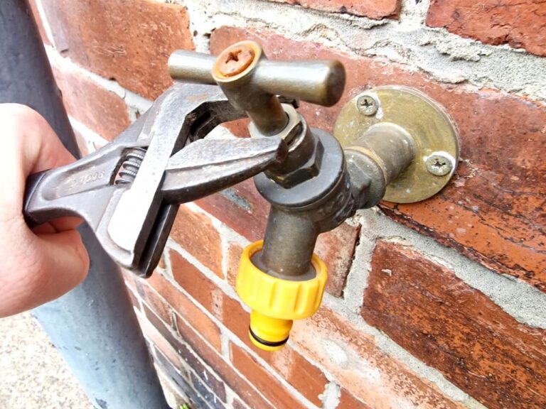 how-to-fix-an-outside-tap-leaking-water-a-simple-help-guide