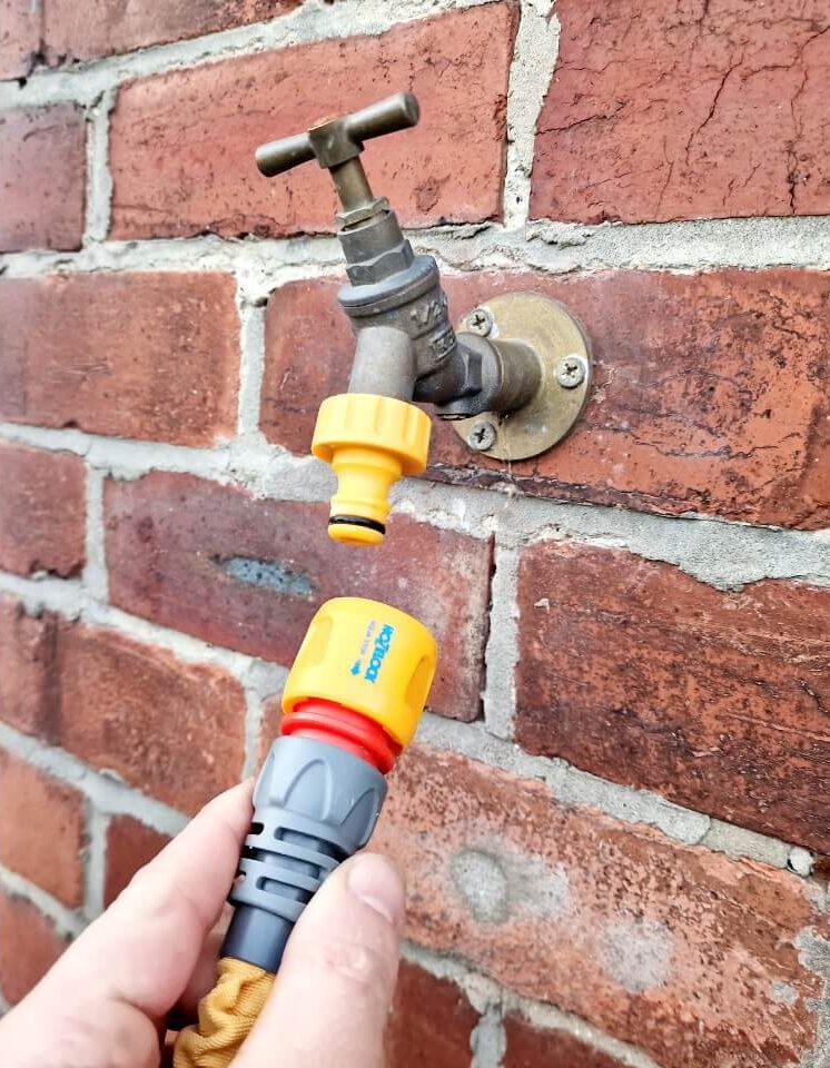 how to attach hose to outside tap