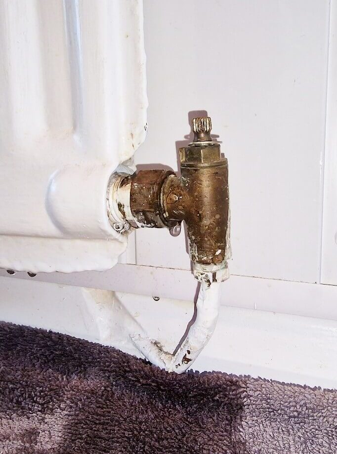 Lockshield radiator valve leaking