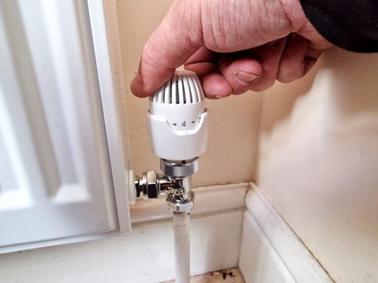 Taking Off Radiator How to Turn off a Radiator: A Guide for All Valve Types
