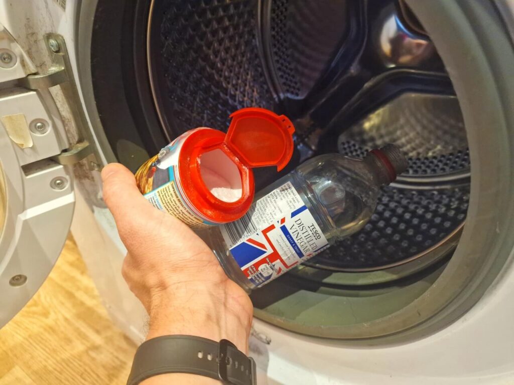 Baking soda and vinegar washing machine cleaning